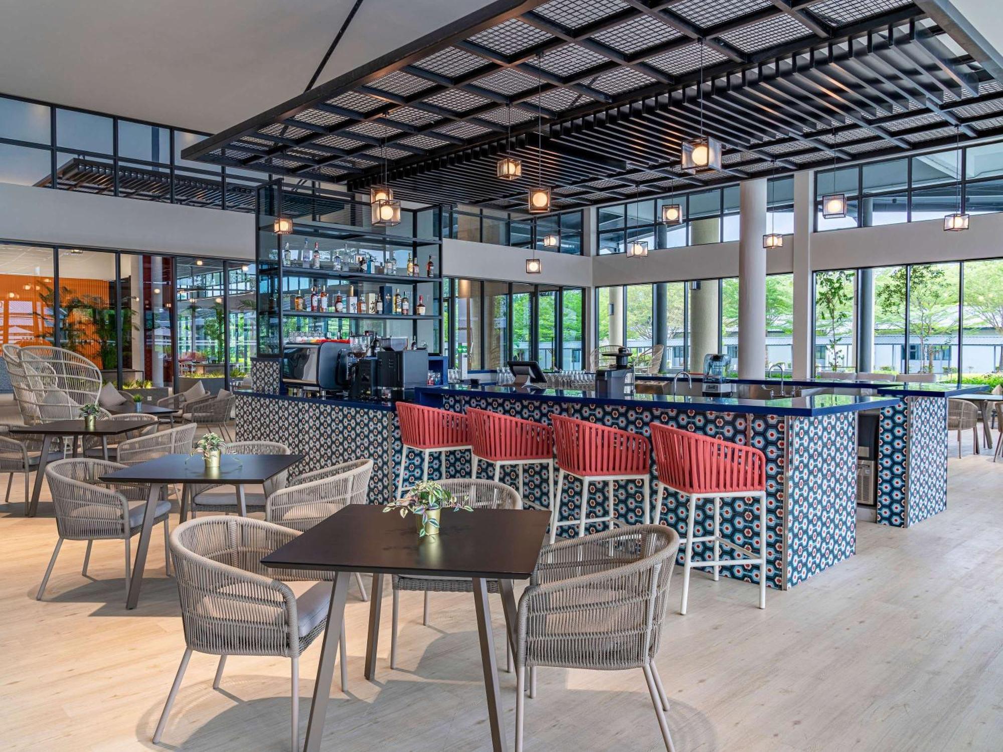 Hotel Ibis Styles Sepang Klia Esterno foto