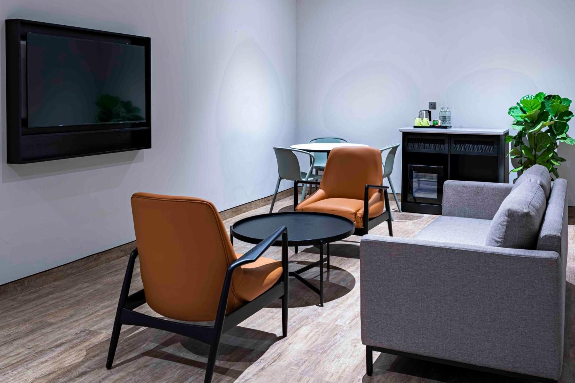 Hotel Ibis Styles Sepang Klia Esterno foto